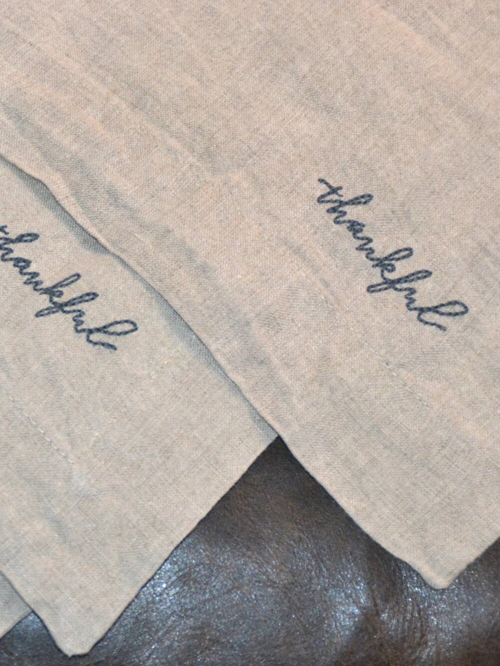 Lot Of SIX Crate & Barrel Dinner Napkins 100% Linen 22x22 "Thankful"